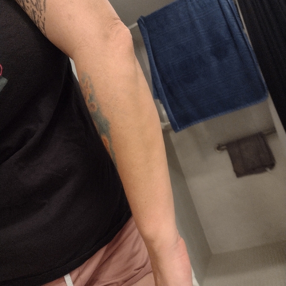 Meet your Posher, Stephanie - Picture 7 of 10